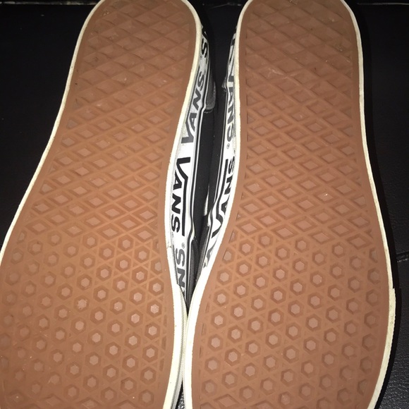Vans - Picture 3 of 4